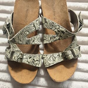 BearPaw Green Patterned Sandals